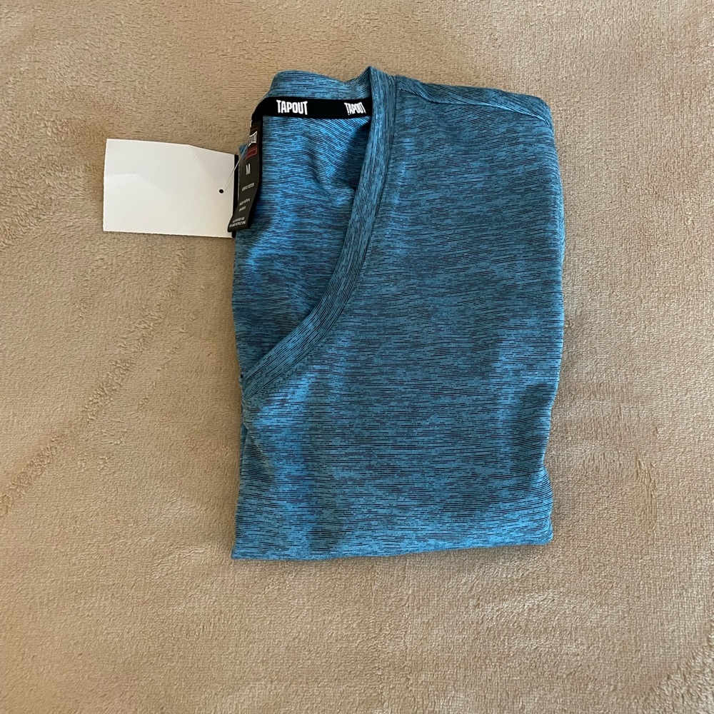 Tapout V-Neck Active Performance Top - Size M - Picture 9 of 10